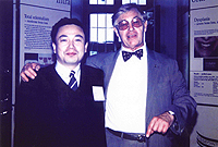 Bronemark教授とイエテボリ市内のThe Bronemark Osseointegration Centerにて。